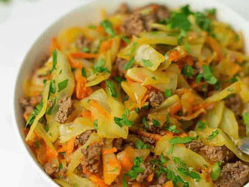 Slatki kupus sa mlevenom junetinom i povrćem